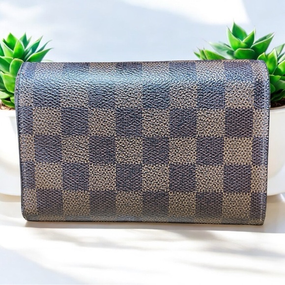 Louis Vuitton Damier Ebene Alexandra Wallet - Picture 2 of 15